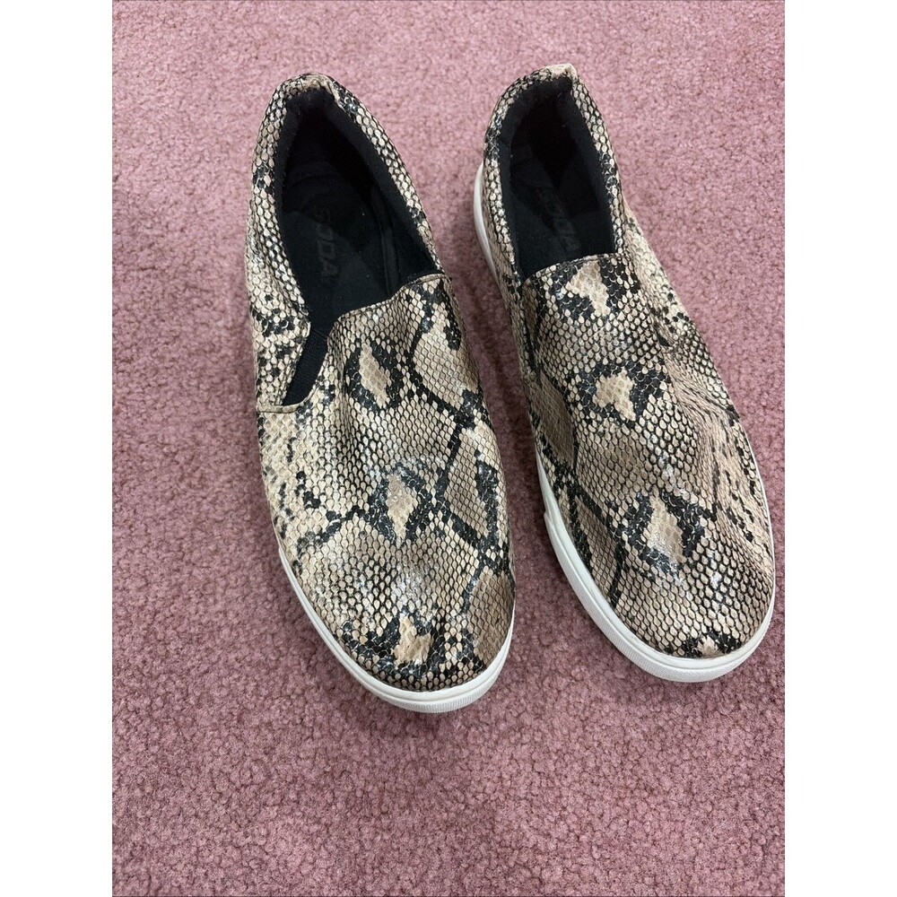 Soda shoes slide on size 8.5 gently worn